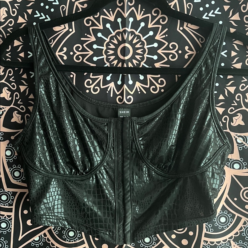 SHEIN Black Croc-Textured Tank Top